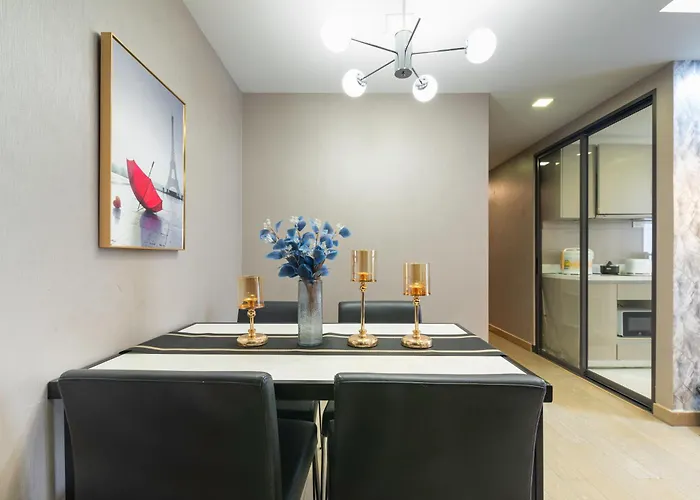 Dazzle Sukhumvit 7 By Lefoyer Bangkok