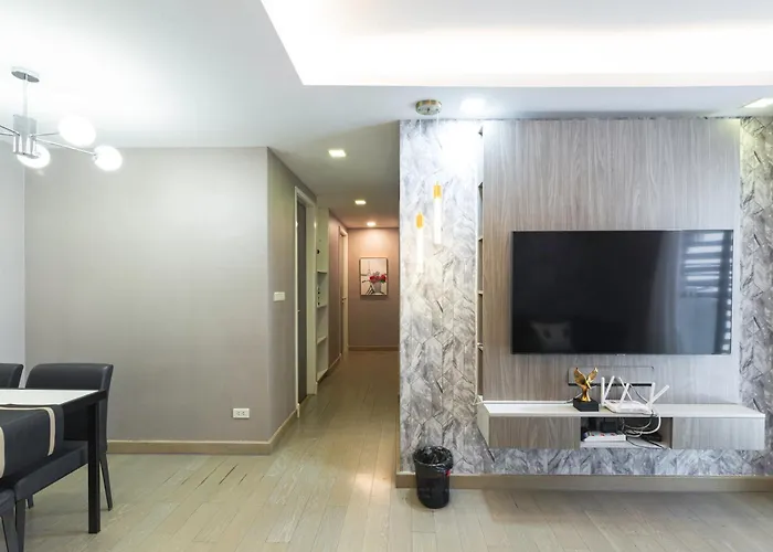 Dazzle Sukhumvit 7 By Lefoyer * Bangkok